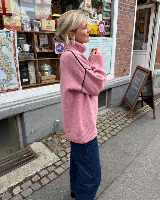 Hovedbilde PetiteKnit Linea Sweater