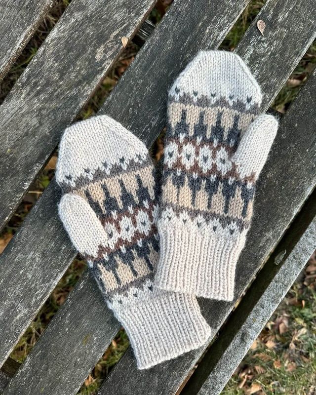 PetiteKnit Celeste votter